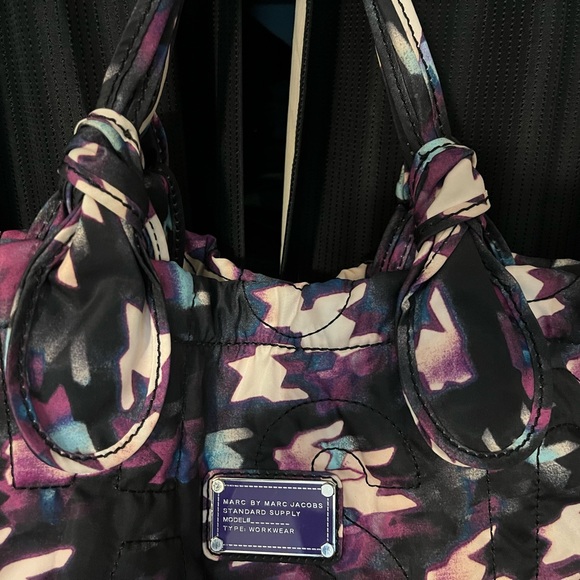 EUC. Loved Marc Jacobs tote bag. - Picture 4 of 9